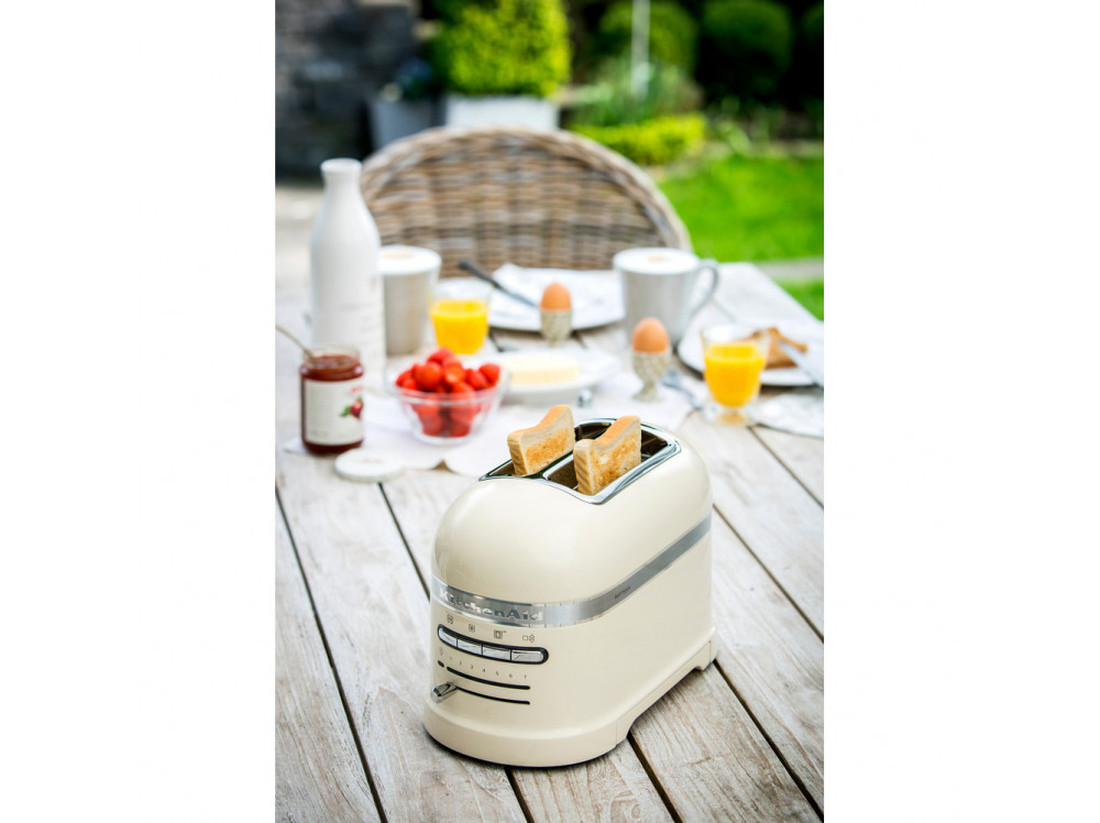 Купить Тостер KitchenAid 5KMT2204EAC кремовый — Фото 2